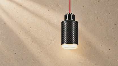 STRIA Pendant 01 — Pendellampa i kolfiber